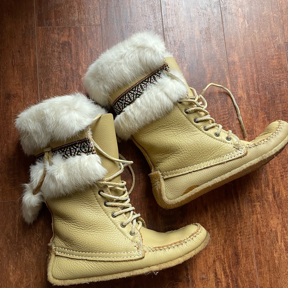On Hold 🌼 Sz8 handmade leather moccasins with fur vintage better than UGG!! - Picture 6 of 10